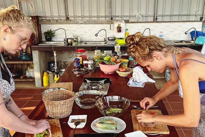 3-Hour Siem Reap Guided Cooking Class and Market with Pick up - Learning Cambodian cooking with Dee
