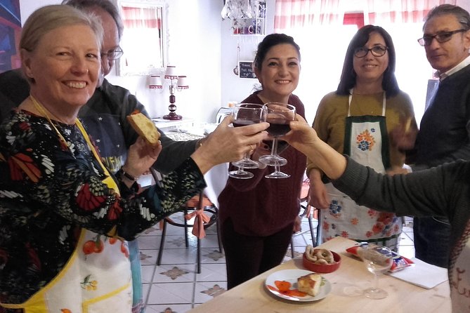 4-Day Puglia Sightseeing Tour Including Cooking Class - Alberobello and the stone roofs of Day 1