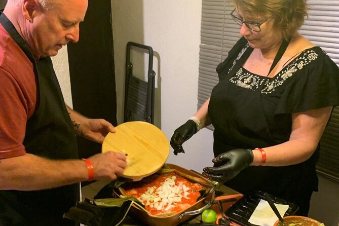 4h Cooking Class in Cancun with 8 Recipes & Bottomless Drinks - Preparing the mains: burritos and tacos