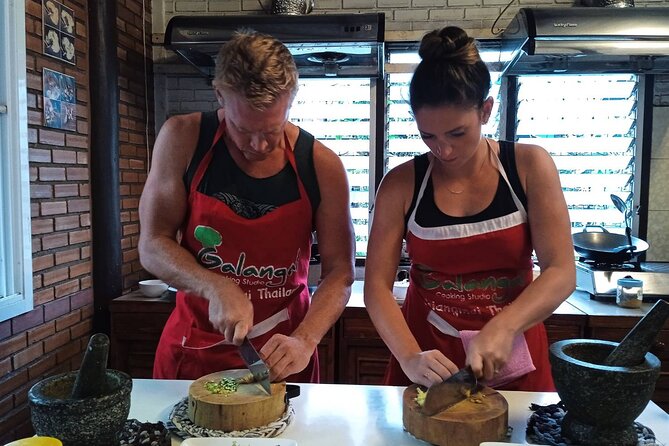 5 Hour Morning Thai Cooking Course - An organic garden puts herbs and vegetables in context