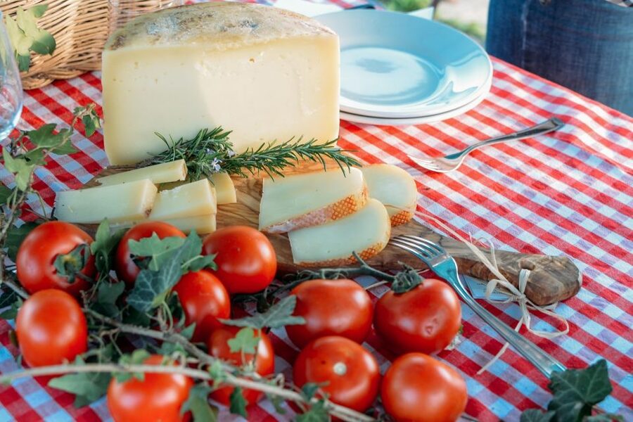 Alghero: Sardinian Home-Cooking Class and Meal - Eating the pasta you made