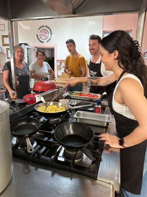 Alicante:Evening Spanish Tapas Cooking Class with Live Music - A Spanish evening that begins with a chopping board