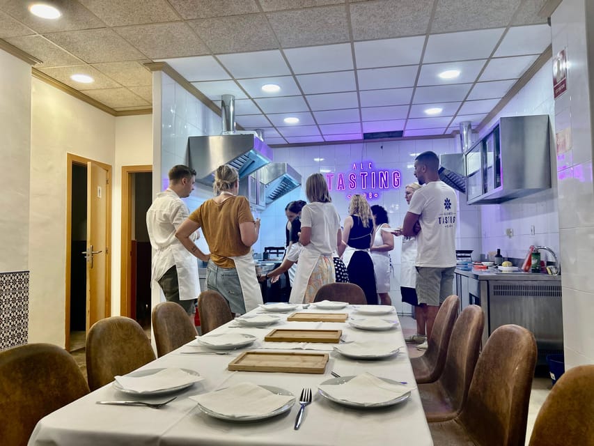 Alicante Paella Cooking Class, Tapas, Drinks and Market - Key points at a glance