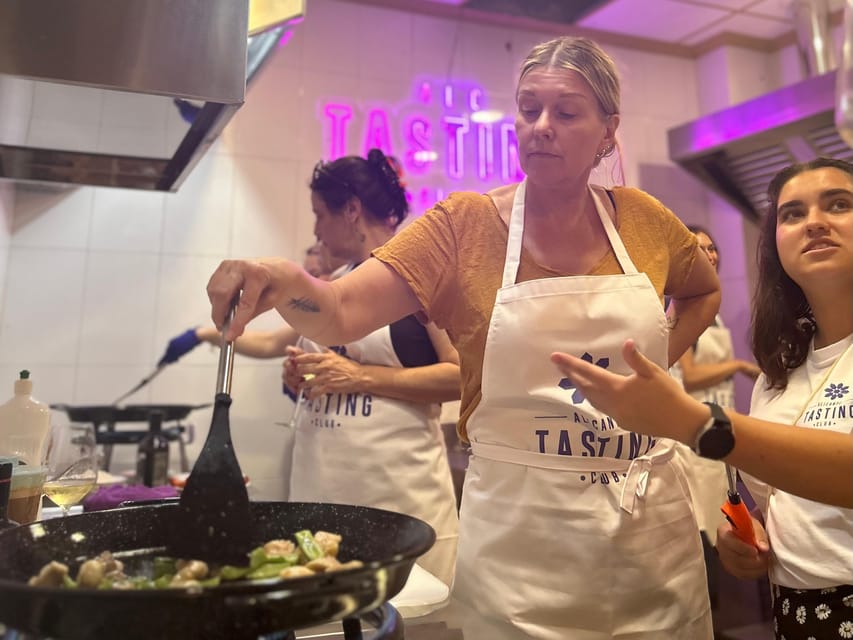 Alicante Paella Cooking Class, Tapas, Drinks and Market - Who will enjoy this most