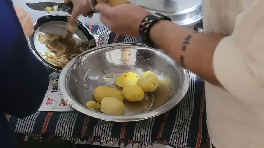 Alleppey Homely Cooking Class - Pickle, papad, payasam, and tea complete the table