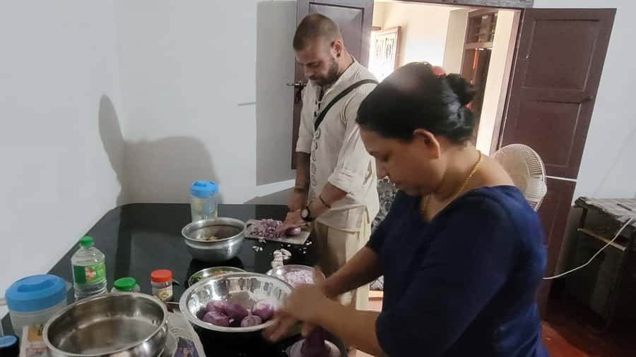 Alleppey Homely Cooking Class - Fish pollichathu shows why banana leaves matter