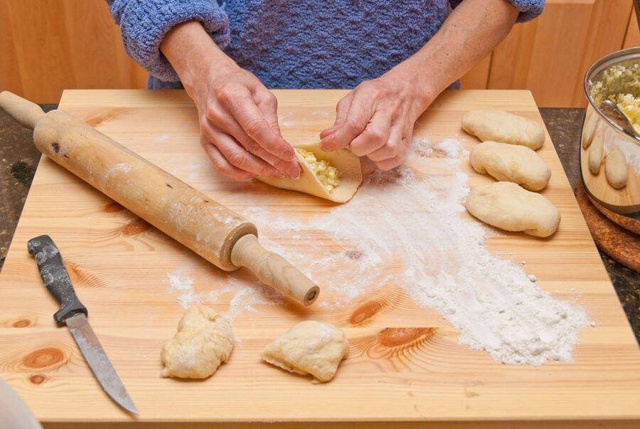 Amalfi: Cooking Class and Farmhouse Visit With Meal - A lively class with local hosts
