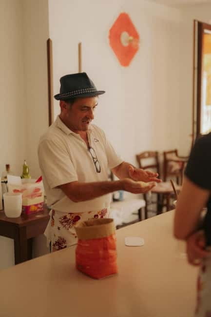 Amalfi: Tagliatelle, Mozzarella & Tiramisù Cooking Workshop - Making tiramisù from its creamy layers