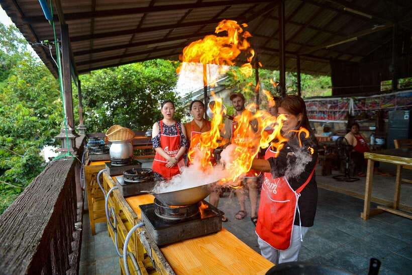 Ao Nang: Half-Day Thai Cooking Class Krabi Province - Choosing three dishes or five