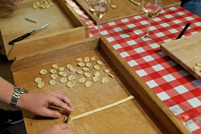 Apulian cooking class and typical dinner - Learning the many shapes of Apulian pasta