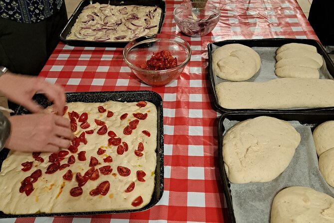 Apulian cooking class and typical dinner - An open-air dinner beside the trulli