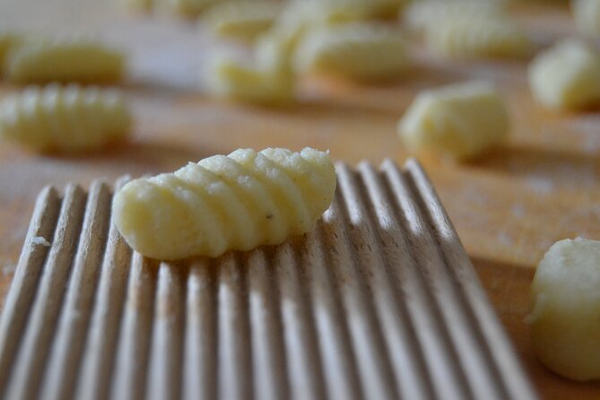 Apulian cooking class fresh pasta and focaccia - Arriving near Bari Centrale and the old town
