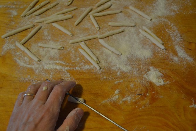 Apulian cooking class fresh pasta and focaccia - Group size, teaching style, and comfort