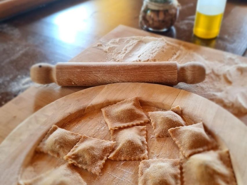 Arezzo: pasta e tiramisù cooking class organic Tuscan farm - Timing, access, and practical planning