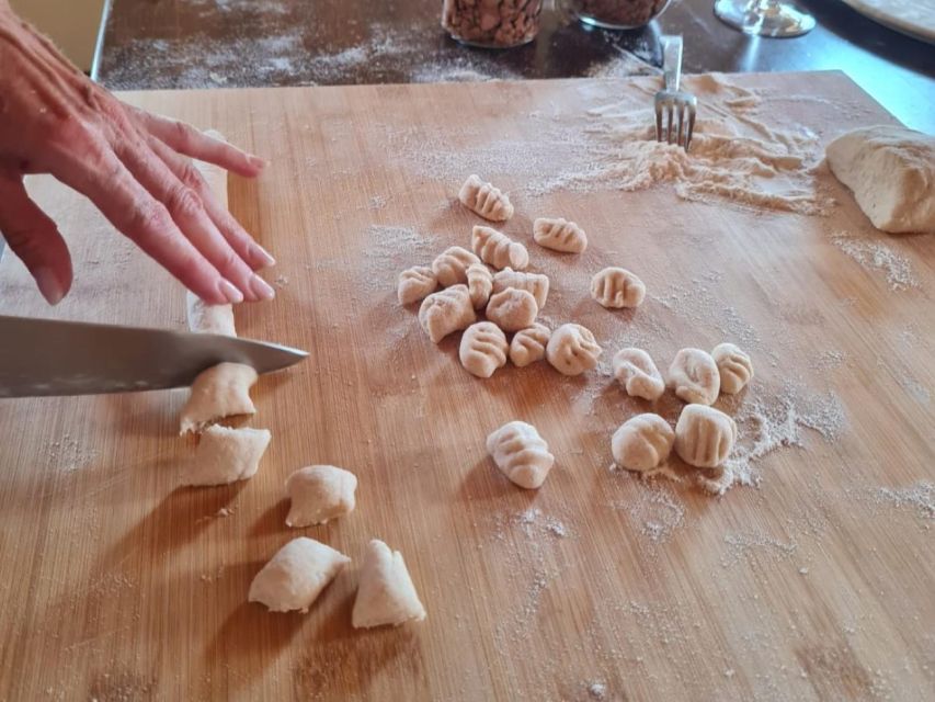 Arezzo: pasta e tiramisù cooking class organic Tuscan farm - Is the $283.21 price fair?