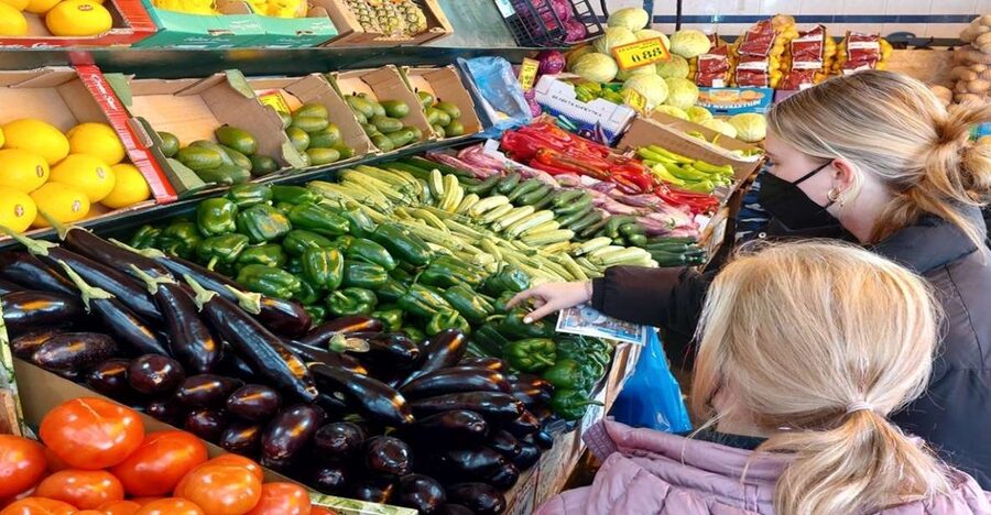 Athens: Cooking Class, Market Visit & Lunch at Local Tavern - Shopping inside Athens Central Market
