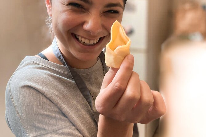 Authentic Bologna Home Cooking Class: Tagliatelle & Tortellini - The hosts and the tone of the evening