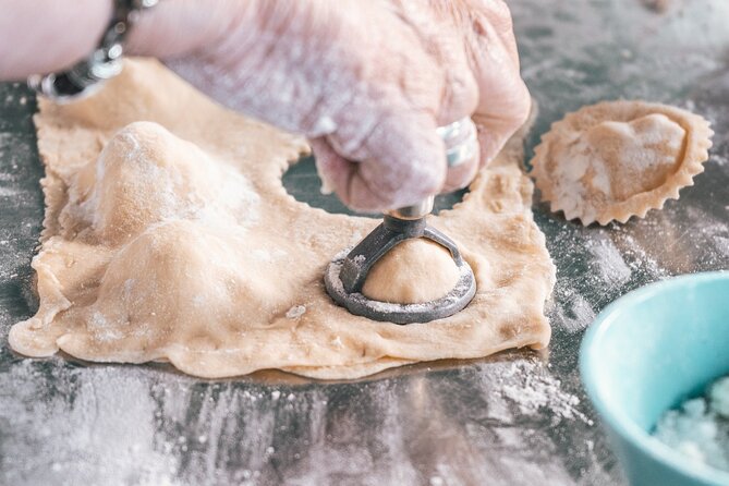 Authentic Pasta Cooking Class in Sorrento with Wine - Starting with mozzarella and olive oil