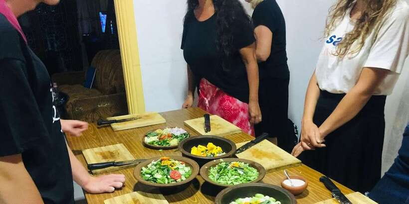Authentic Sri Lankan Cooking Class in Kandy by Local Family - Who should book this cooking class