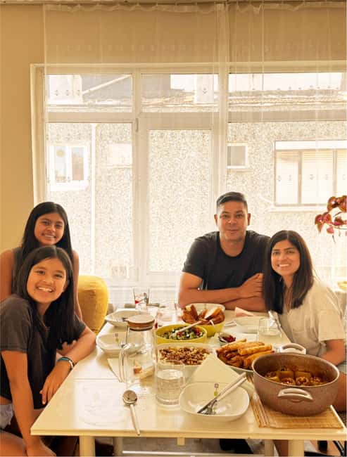Authentic Turkish Cooking at a Local’s Home in Istanbul - A Turkish meal begins with tea