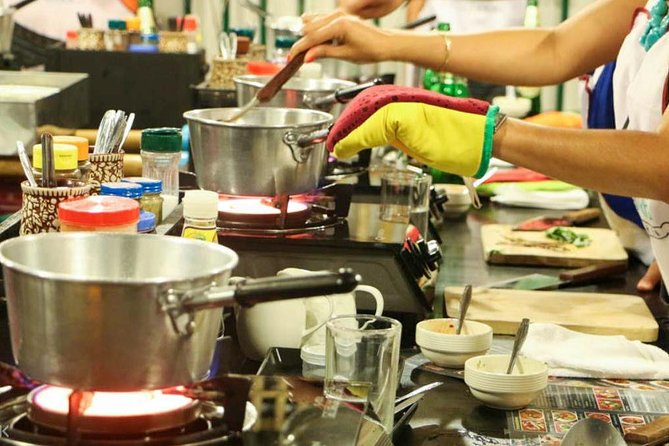 Baan Hongnual: Authentic Thai Cooking & Market Experience - The market visit makes the cooking more useful