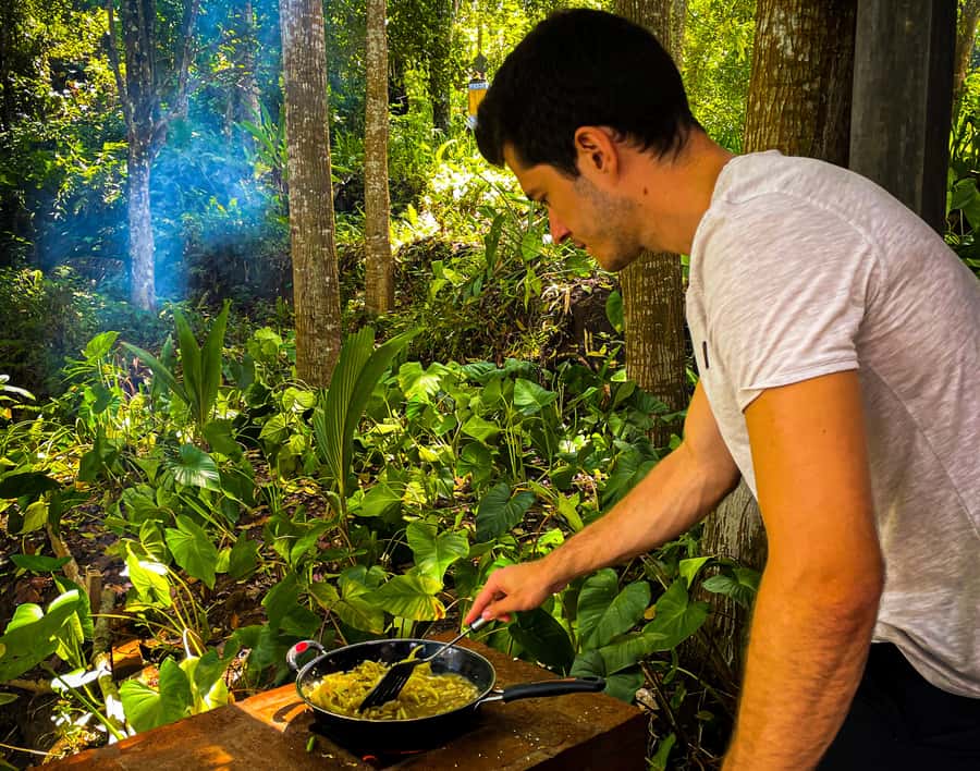 Bali: Cooking Class with 5 Balinese Dishes - Meeting Ketut and getting started