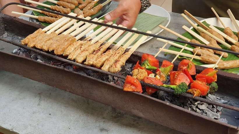 Balinese cooking class/Go shopping at the market, cook, eat - Should you book this Bali cooking class?