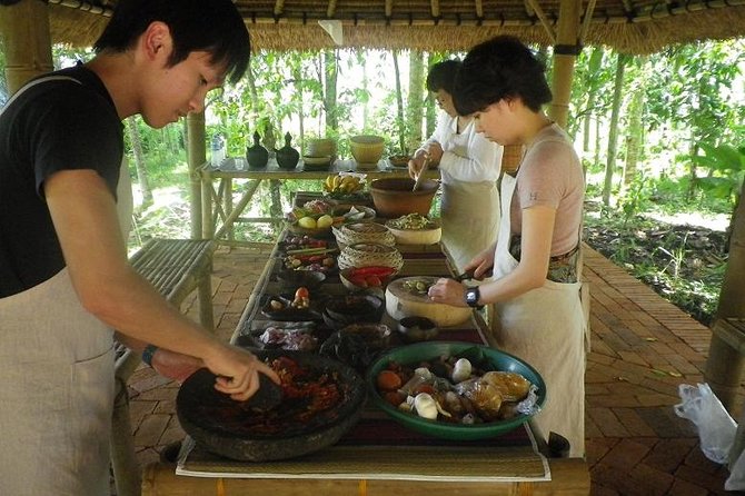 Balinese Cooking class with traditional morning market visit - How interactive is the cooking?
