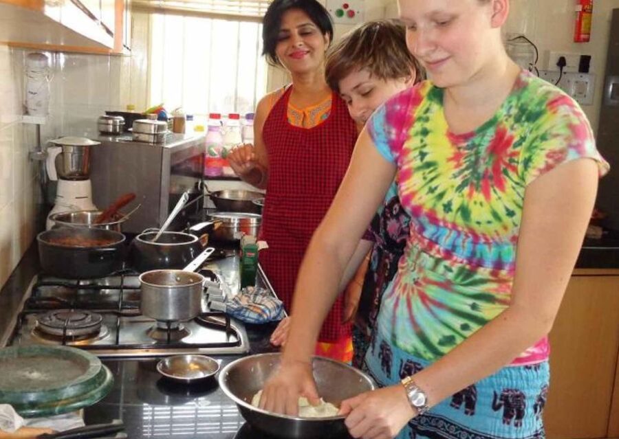Bangalore: Traditional Cooking Classes & Dinner with Family - A family kitchen instead of a standard cooking school