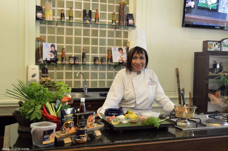 Bangkok: Blue Elephant Thai Cooking Class - Your own burner, wok, and four-course menu