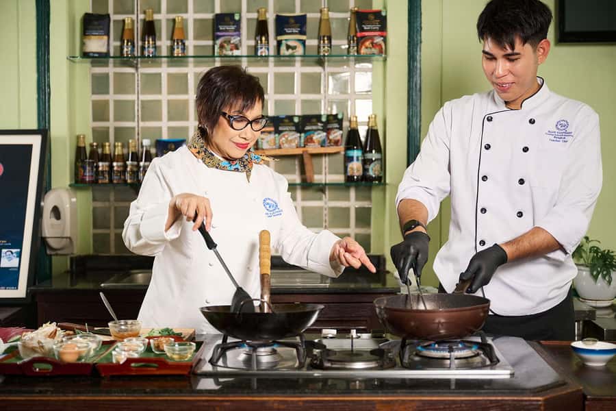 Bangkok: Blue Elephant Thai Cooking Class - Why the morning class earns its higher priority