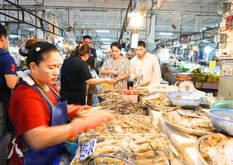 Bangkok: Cooking Class + Tuk Tuk Ride + Market Tour - Prannok Market and the ingredients behind Thai cooking