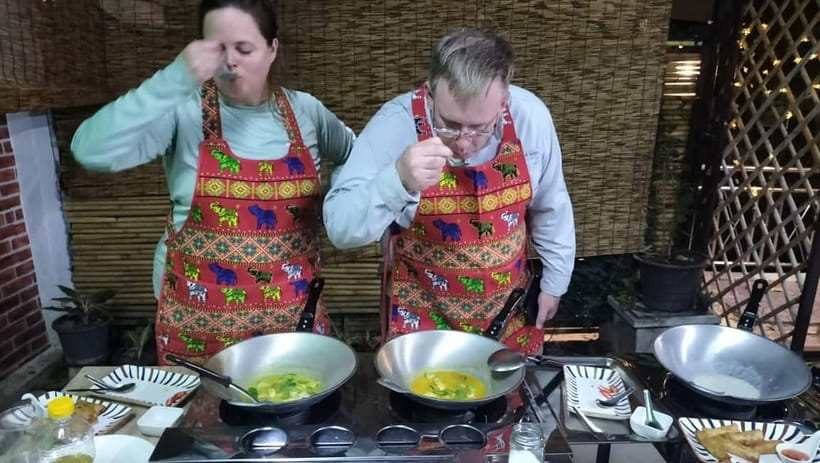 Bangkok: Favourite Thai Flavors Cooking Class by Smart Cook - Timing, group size, and value at $32