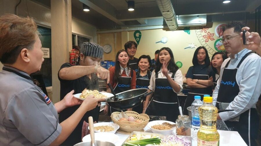 Bangkok: Half-Day Thai Cooking Class in Bangrak District - Starting beside a Bangrak fresh market