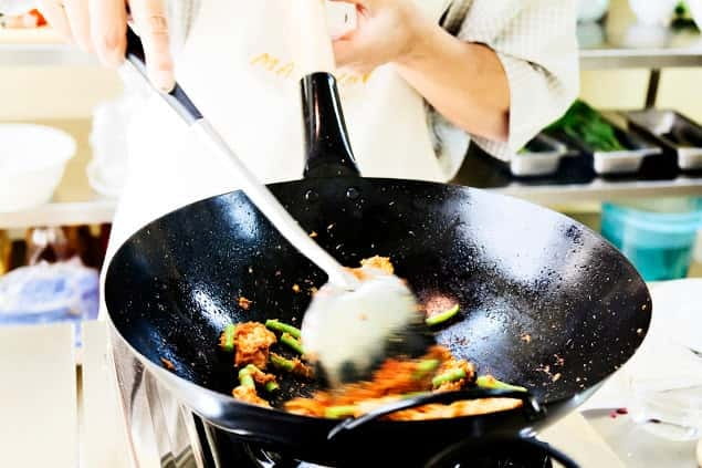 Bangkok: Maliwan Thai Cooking Class with Market Tour - Eating the meal you prepared