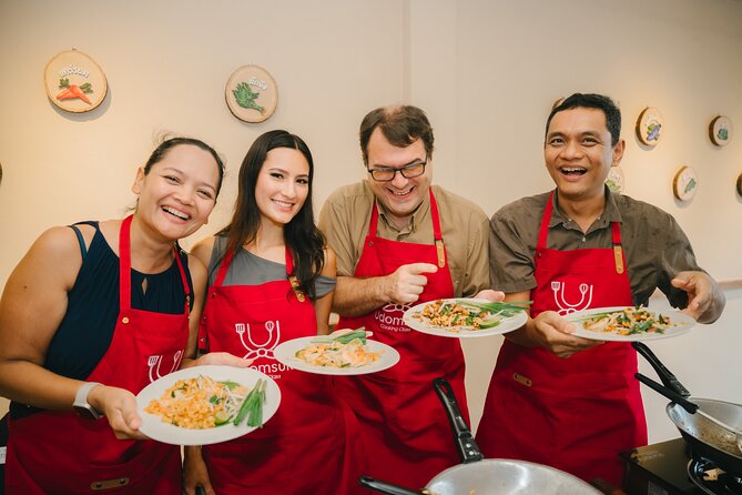 Bangkok Udomsuk Thai Cooking Class with local market tour - Key points at a glance