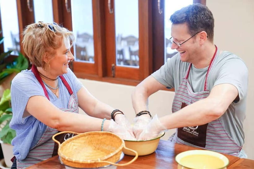 Bangkok: White Lotus Thai Cooking Class with Market Tour - What the 35 dollar price gets you