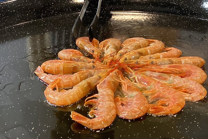 Barcelona: Black Ink Seafood Paella Cooking Class - Making your own pitcher of sangria