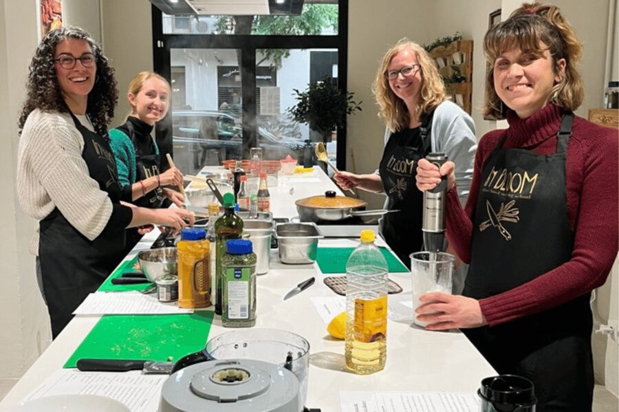 Barcelona: Catalan Cuisine cooking course 100% vegan - A class shaped by the group
