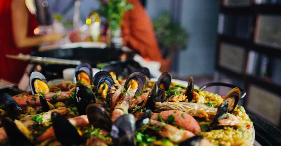 Barcelona: Catalan Paella Cooking Class - How the 2.5-hour class unfolds