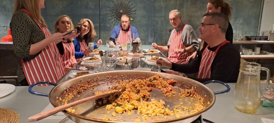Barcelona: Catalan Paella Cooking Class - Walking into the kitchen near Park Güell