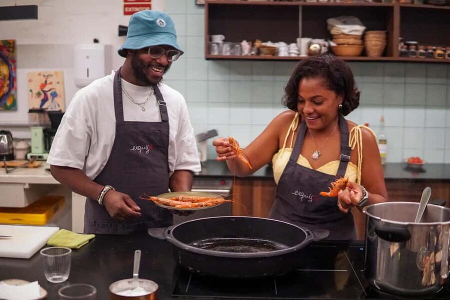 Barcelona: Paella & Tapas Cooking Class with Sangria - Learning paella with a Catalan chef