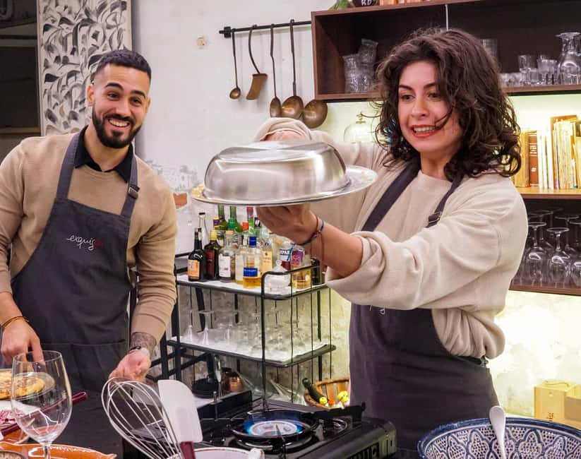 Barcelona: Tortilla de Patata Cooking Class & Unlimited Wine - What happens during the 1.5-hour workshop