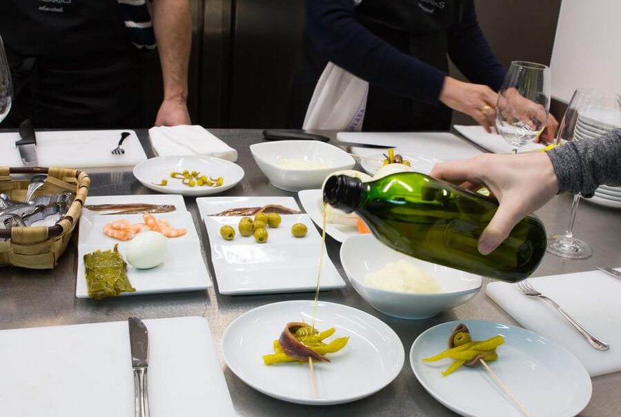 Basque cooking class in San Sebastian - Basque cheesecake finishes the cooking