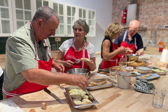 Basque Pintxos and Tapas Cooking Class in Bilbao - Making Bilbainito and La Gilda