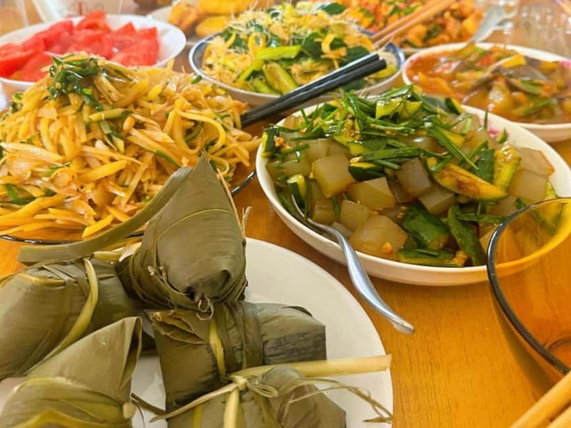 Beijing: Vegan Home Cooking & Local Market Tour with Sanxia - A Fragrant Hills Bookmark and Professional Photos