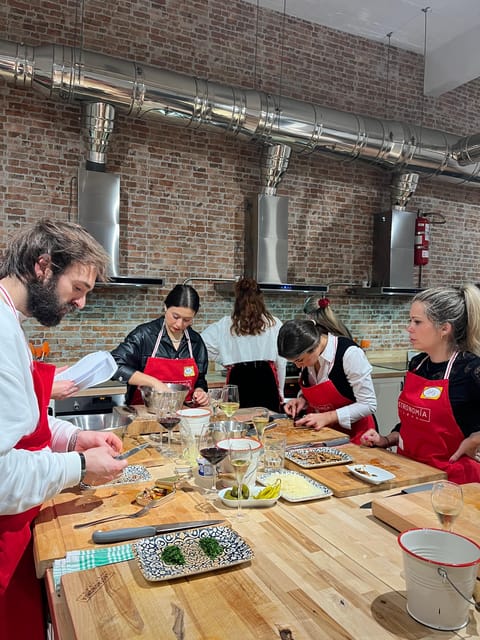 Bilbao: Basque Pintxos and Tapas Cooking Class - Meeting the chef at the cooking school
