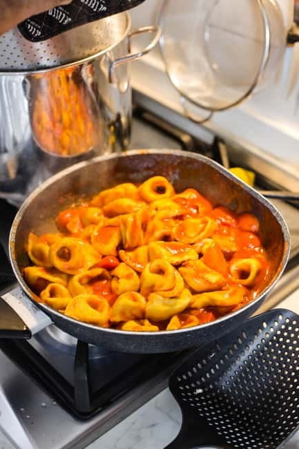 Bologna: In-Home Italian Pasta Making Workshop with Wine - Key points to know before you book
