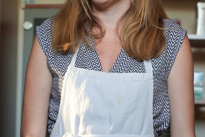 Bologna: Tagliatelle & Ragù Home Cooking Class with wine - The private-home setting: charm and tradeoffs