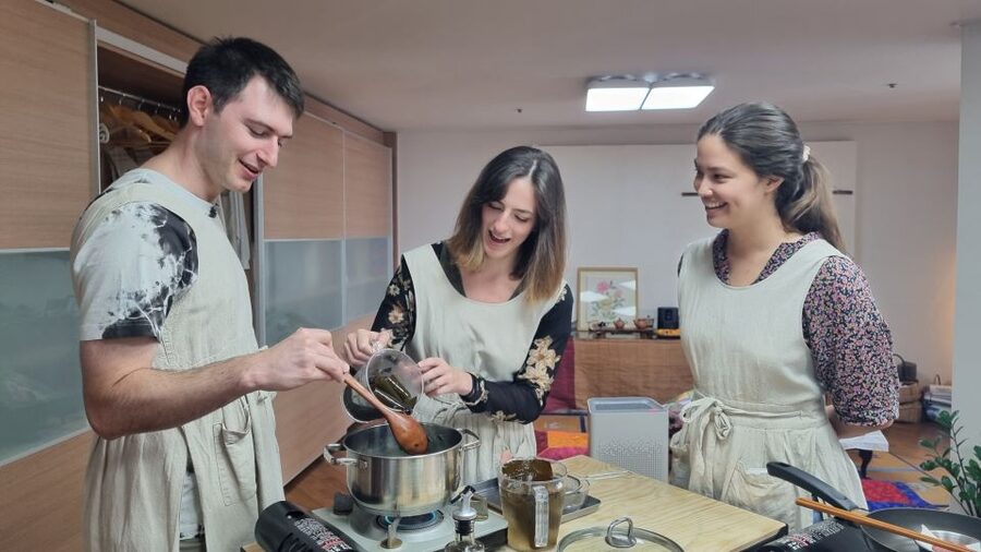 Busan: Small-Group Traditional Korean Food Cooking Class - Getting there from Busan